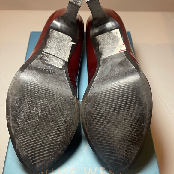 NINE WEST FRANCISCO SHOES Size 8 - Picture 4 of 5